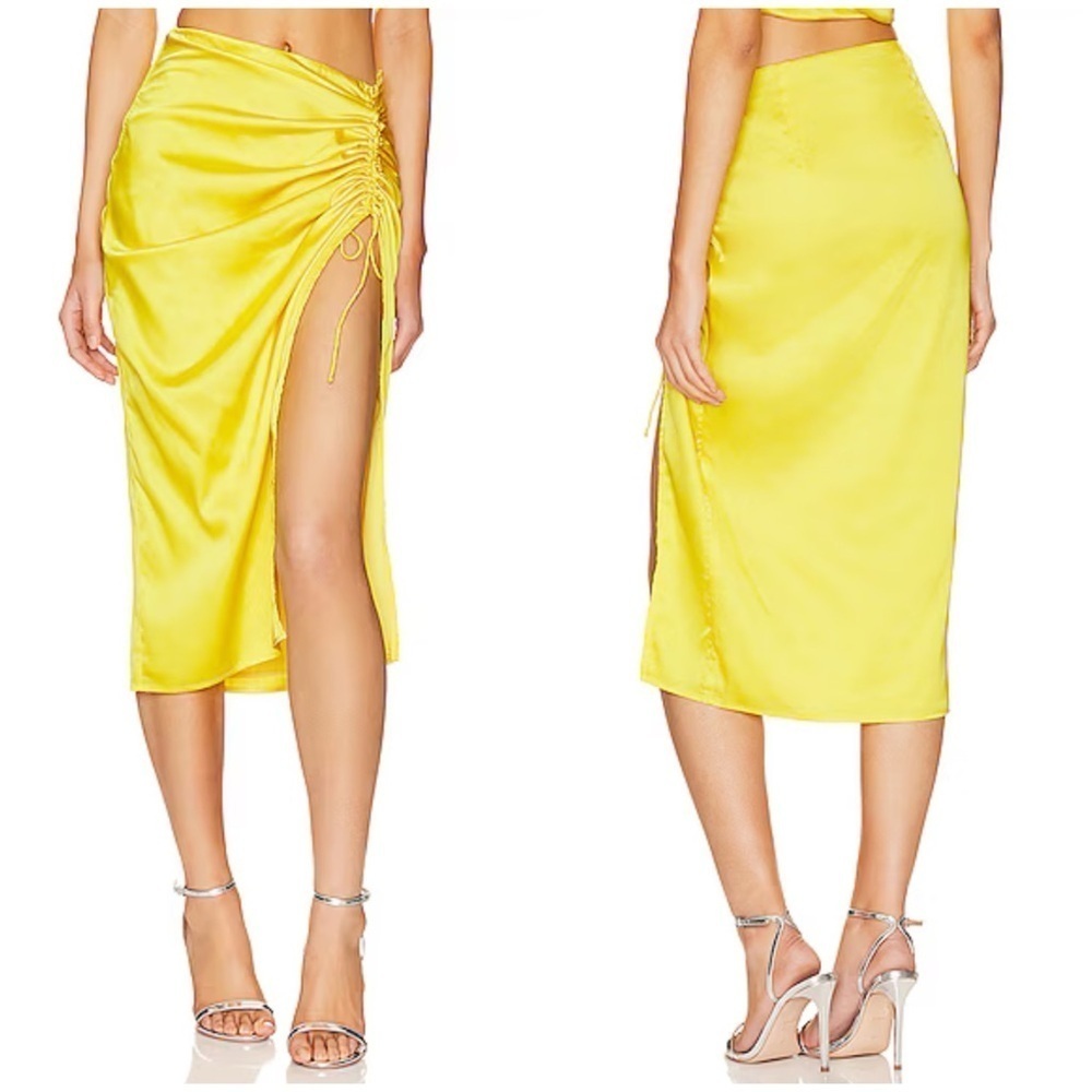 Superdown Kristy Ruched Midi Skirt in Yellow Size L